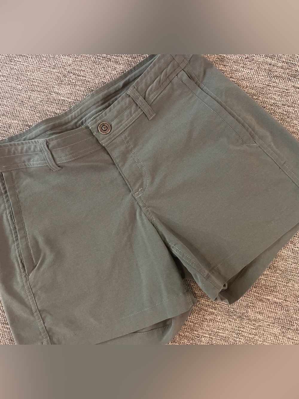 Kuhl Women’s Trekr Shorts Foxtail Green Grey 4.5“ inseam Sz 2